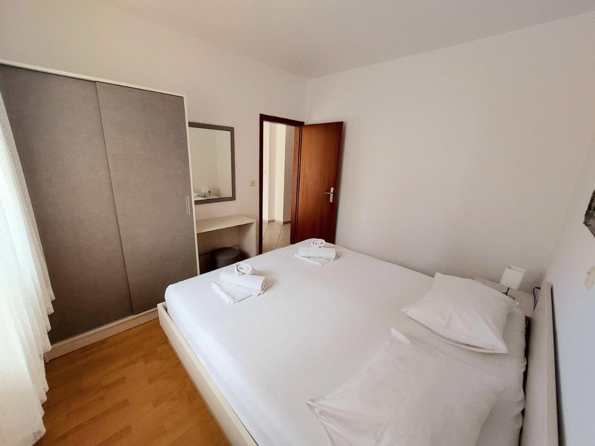 Apartment With Private Pool "Patricia" Makarska Zewnętrze zdjęcie